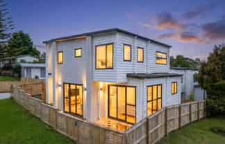 7A Hewlett Road, Massey