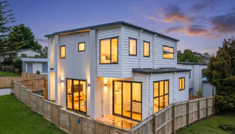 7A Hewlett Road, Massey