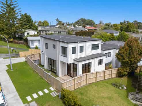 7A Hewlett Road, Massey