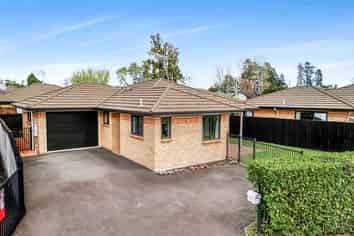 55C Thomas Road, Huntington