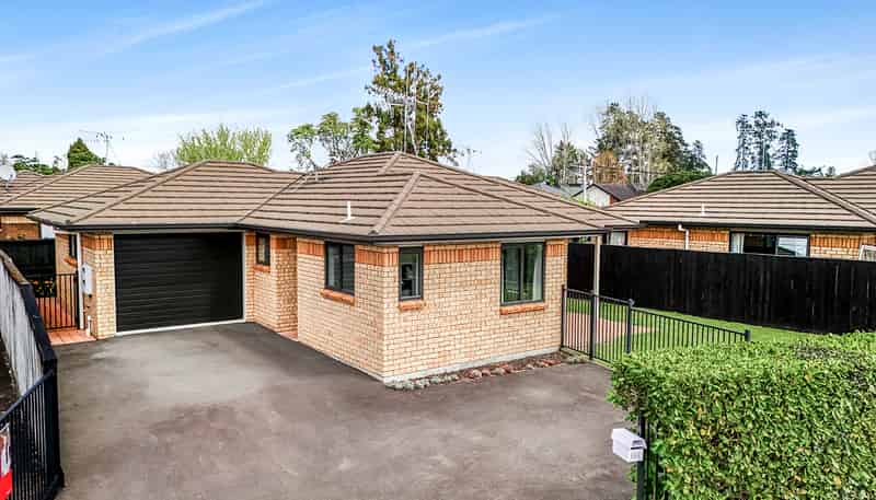 55C Thomas Road, Huntington