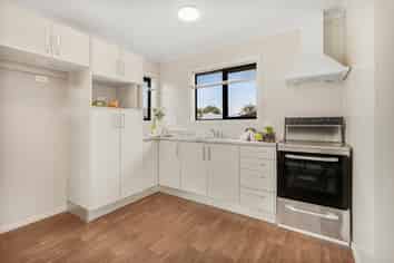 55C Thomas Road, Huntington