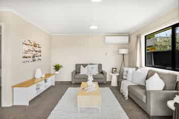 55C Thomas Road, Huntington