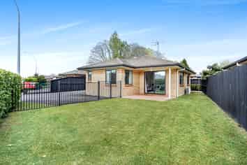 55C Thomas Road, Huntington