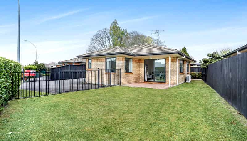 55C Thomas Road, Huntington