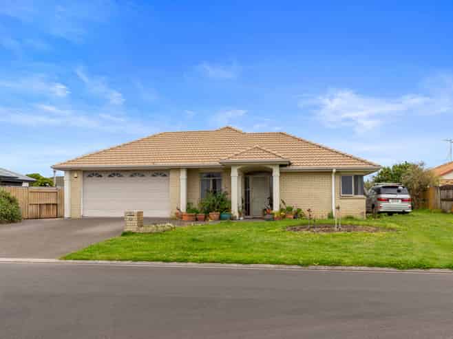40 Crichton Terrace, Mount Maunganui