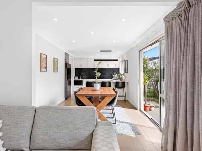 7 Neale Avenue, Stoke