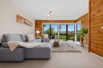 1/49 Millhouse Drive, Northpark