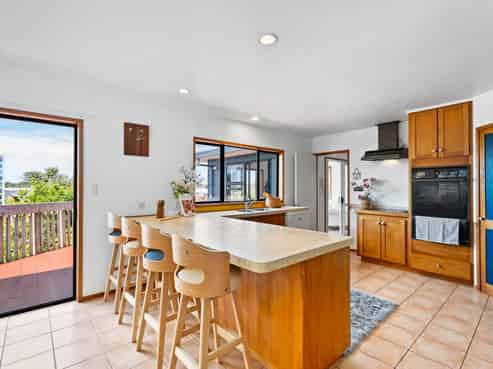 17A  Rangitoto Terrace, Milford