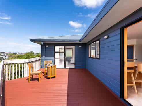 17A  Rangitoto Terrace, Milford