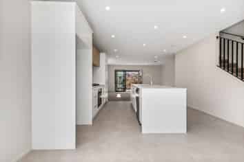 17 Whimbrel Road, Flat Bush