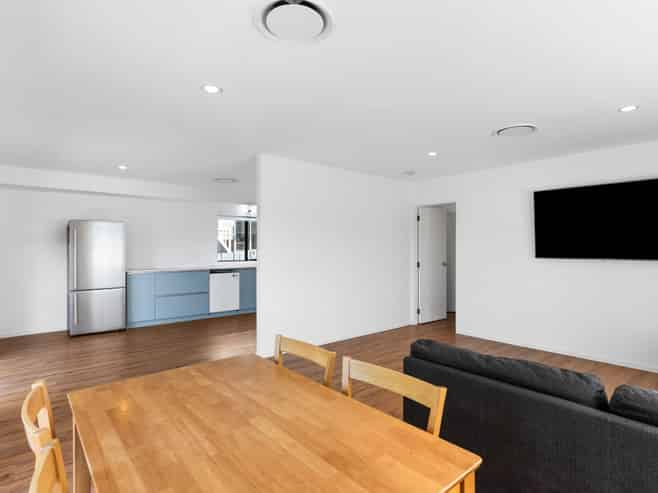 2/75 Langana Avenue, Browns Bay