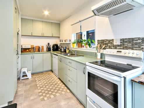 58 Youngs Rd, Papakura