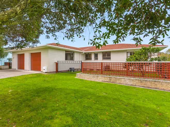 11 The Avenue, Paraparaumu Beach