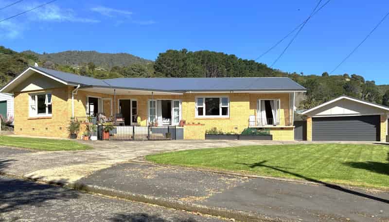 4 Lockhart Place, Thornton Bay