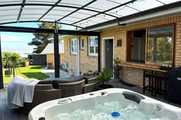 4 Lockhart Place, Thornton Bay