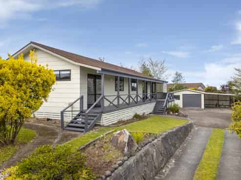 2 Gladstone Grove, Richmond Heights