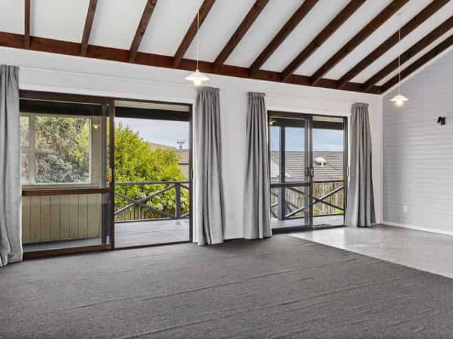 2 Gladstone Grove, Richmond Heights