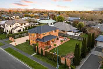 64 Willowview Drive, Redwood