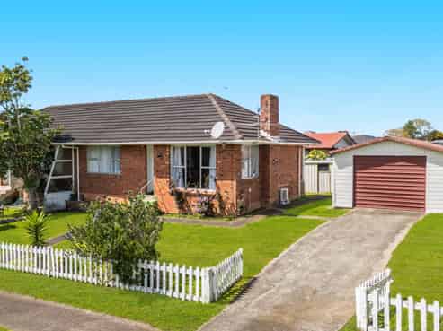 2/2 Wayne Drive, Mangere