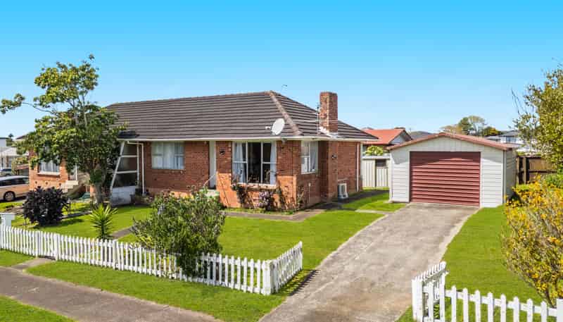 2/2 Wayne Drive, Mangere