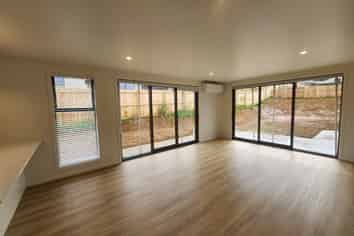 26 Royal St Annes Drive, Kamo