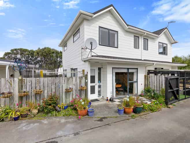4/24 Mason Street, Moera