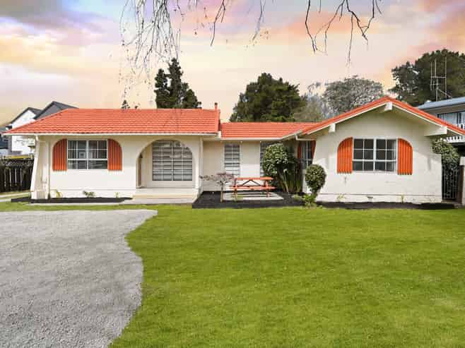 11 Hibiscus Avenue, Hamilton Lake