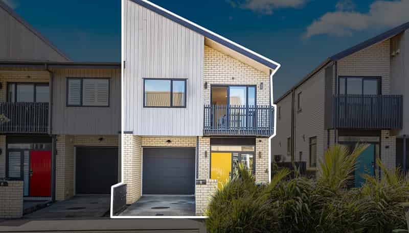 6 Desalt Drive, Hobsonville