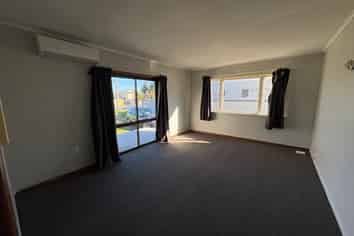 15b Robinson Avenue, Holdens Bay