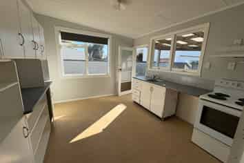 15b Robinson Avenue, Holdens Bay