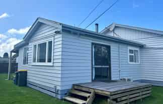 15b Robinson Avenue, Holdens Bay