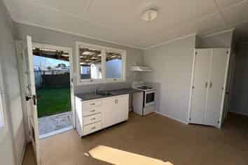 15b Robinson Avenue, Holdens Bay