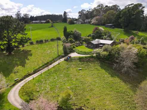 207B State Highway 30, Tikitere