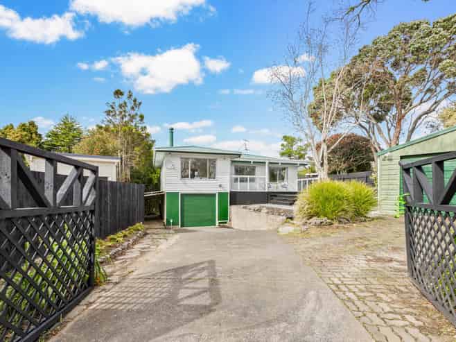 16 Mirovale Place, Totara Vale