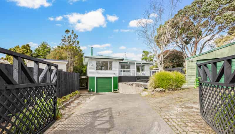 16 Mirovale Place, Totara Vale