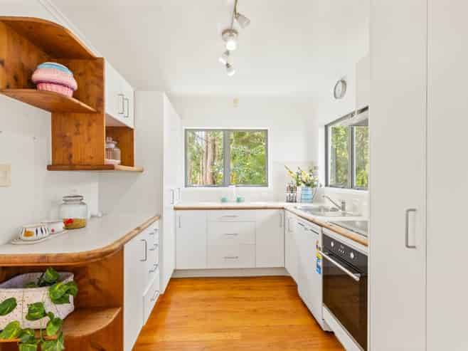 16 Mirovale Place, Totara Vale