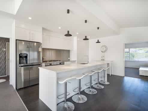 10 Crompton Avenue, Churton Park