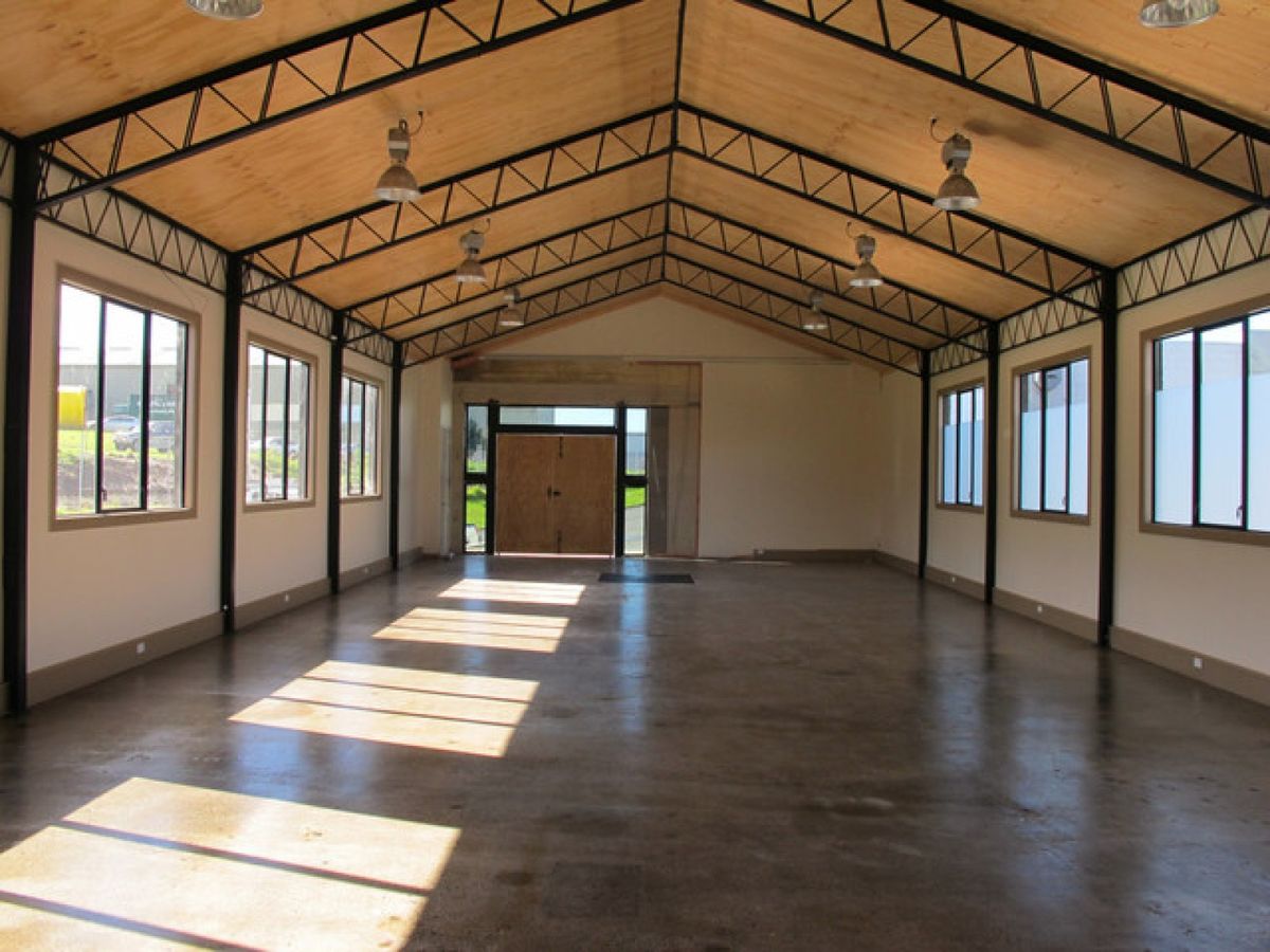 Loft Style Warehouse | 205 m²