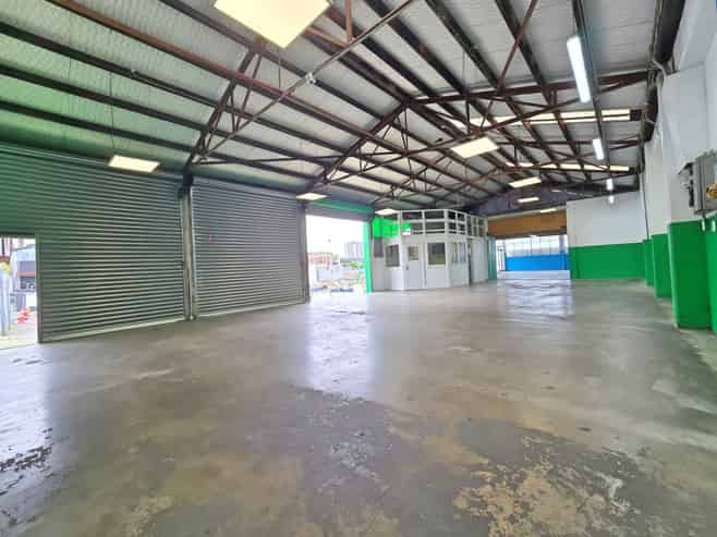 Showroom/Workshop next to Karanga-a-Hape Station