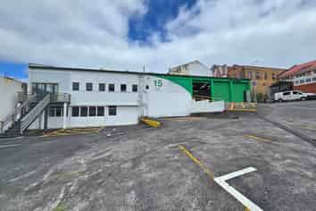 Showroom/Workshop next to Karanga-a-Hape Station
