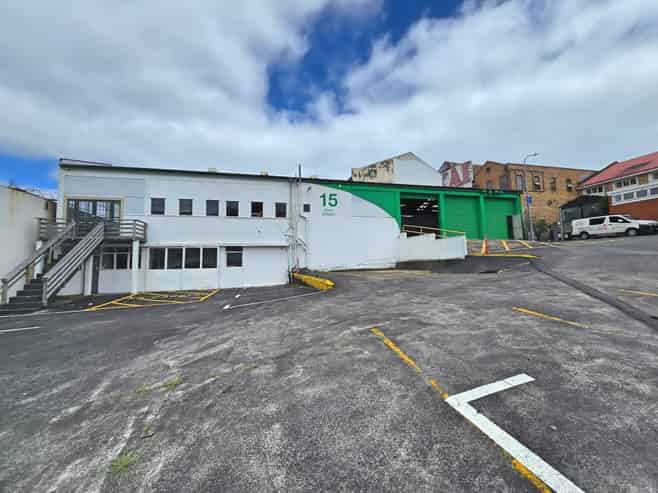 Showroom/Workshop next to Karanga-a-Hape Station