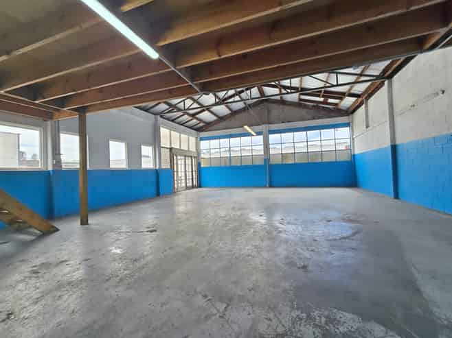 Showroom/Workshop next to Karanga-a-Hape Station