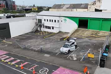 Showroom/Workshop next to Karanga-a-Hape Station