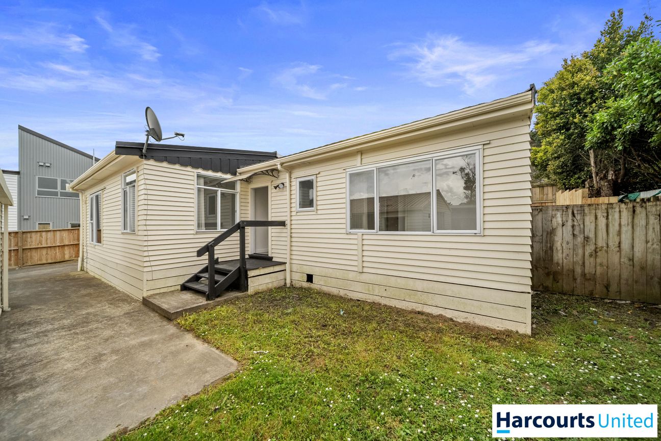 House in Manurewa, Manurewa East - More