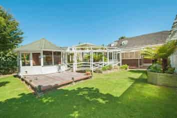 24 Ludlam Crescent, Woburn
