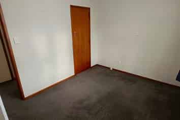 1/2 Joseph Grove, Elderslea
