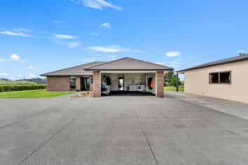 38D Kaipara Lake Road, Helensville