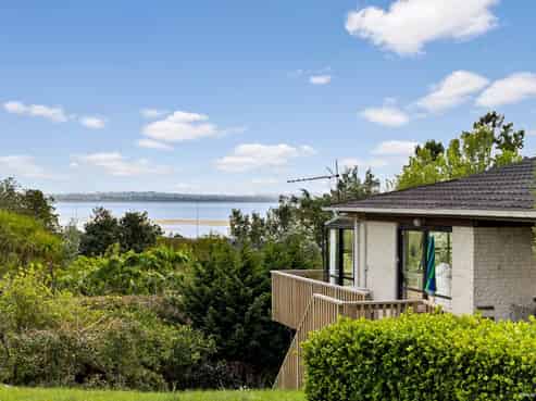 4/14 Howlett Street, Waterview