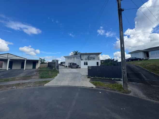 8 Lympne Lane, Mangere